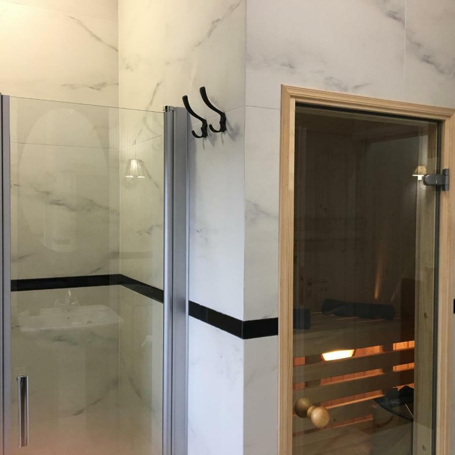Family & Business Sauna Apartments Sienkiewicza No1 Centrum Plac Lliteratow- Piekny Apartament - 1 Bedroom With Private Sauna, Bath With Hydromassage, Parking Kielce Luaran gambar